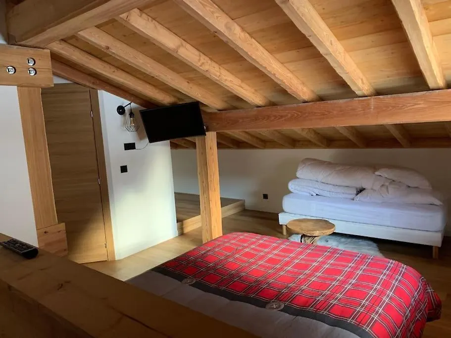 Megeve Demi Quartier Chalet 12 P