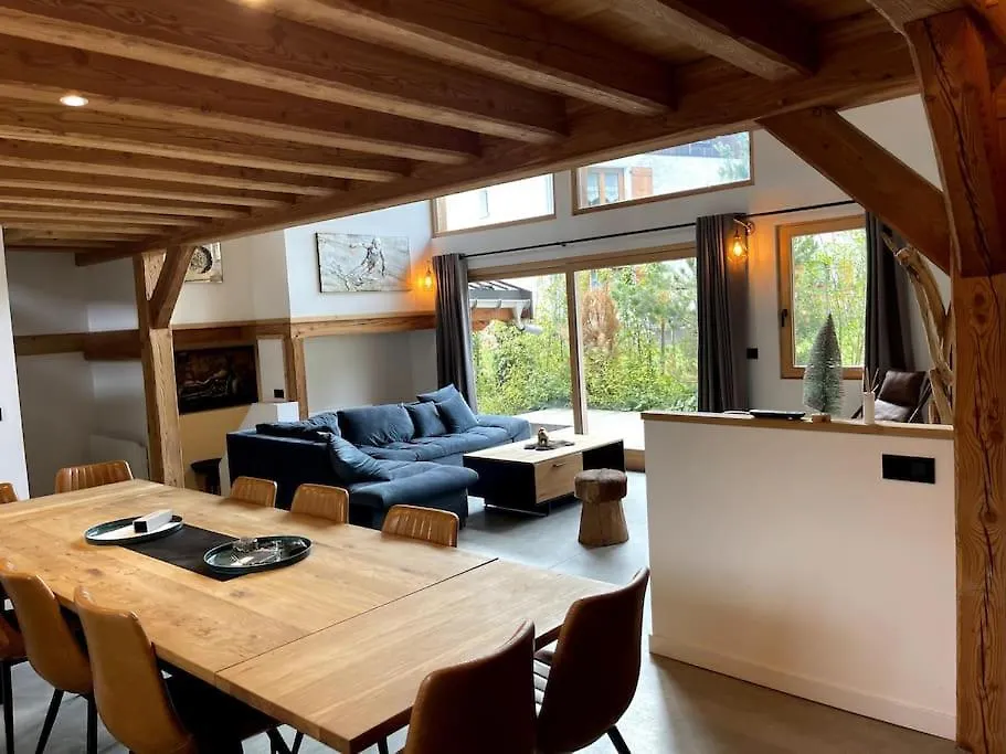 Megeve Demi Quartier Chalet 12 P